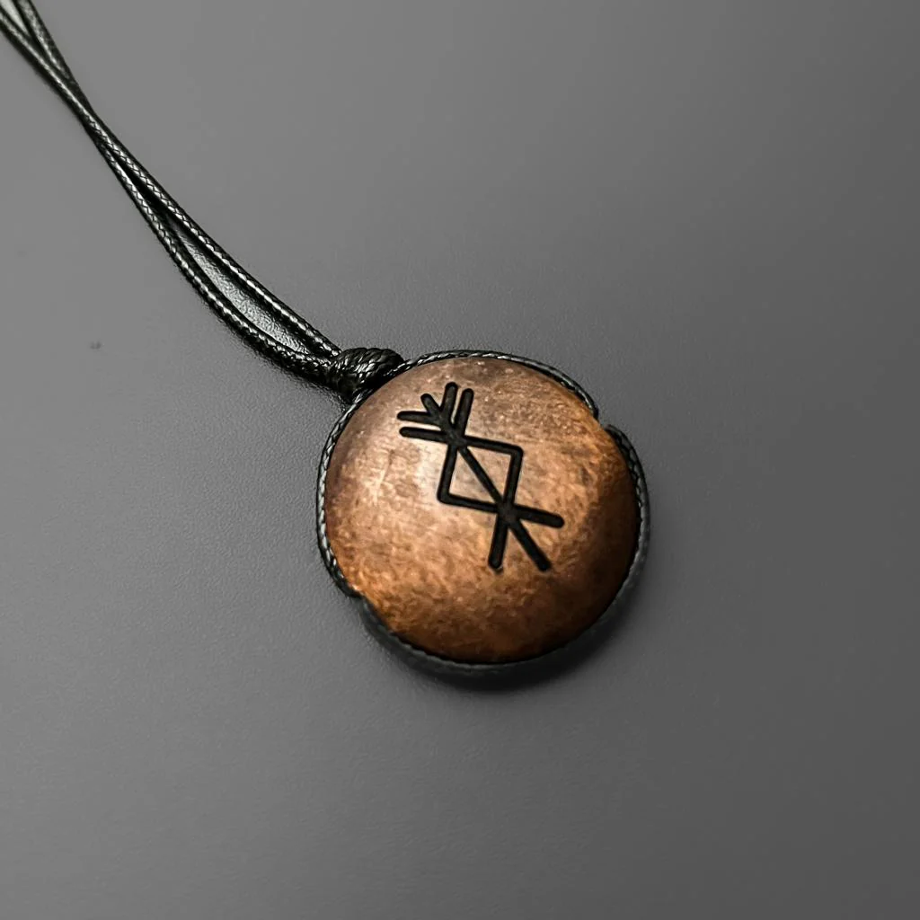 Engraved Wood Bind Rune Pendant - Image 6