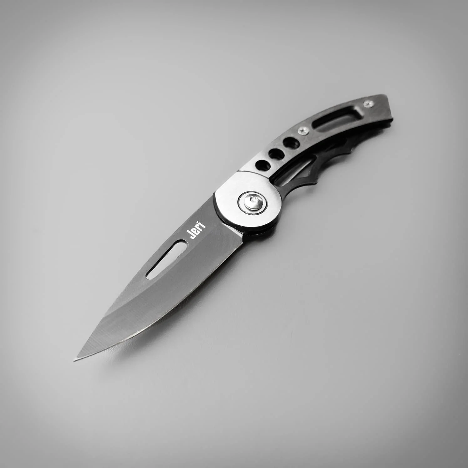 Jeri - EDC - Image 4