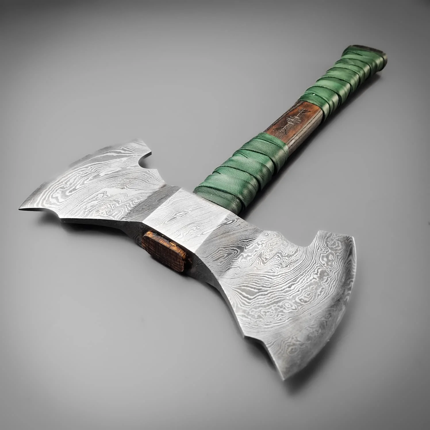 The Damascus Woodsman Axe - Image 4