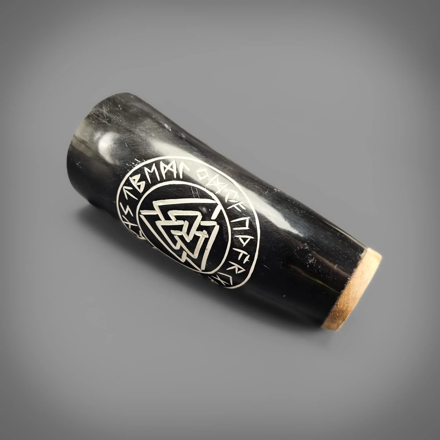 Valknut Horn Mug - Image 4